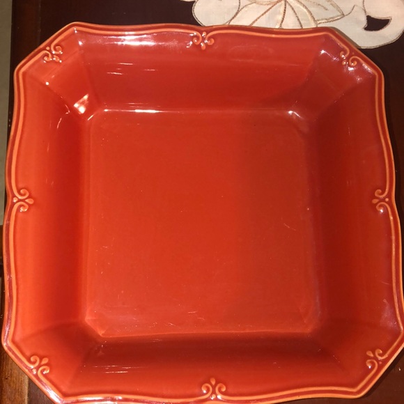 Worldwide Home Products Casserole 10”x10” - Picture 1 of 3